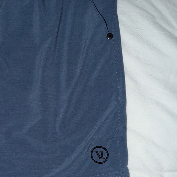 Vuori Men's Slate Blue Athletic Shorts 5’ Lined - Picture 6 of 7